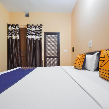 Spot On Hotel Diamond Sohāna Екстериор снимка