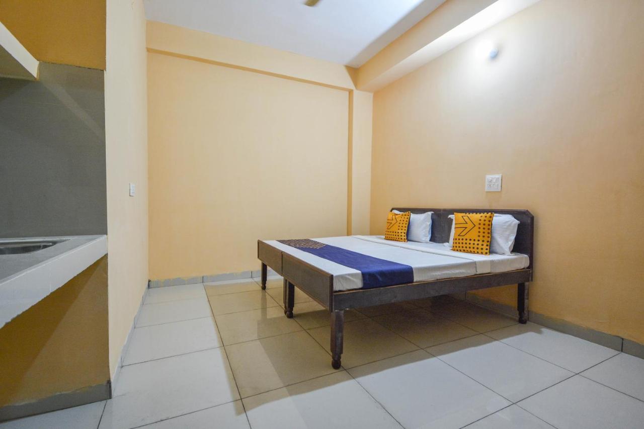 Spot On Hotel Diamond Sohāna Екстериор снимка