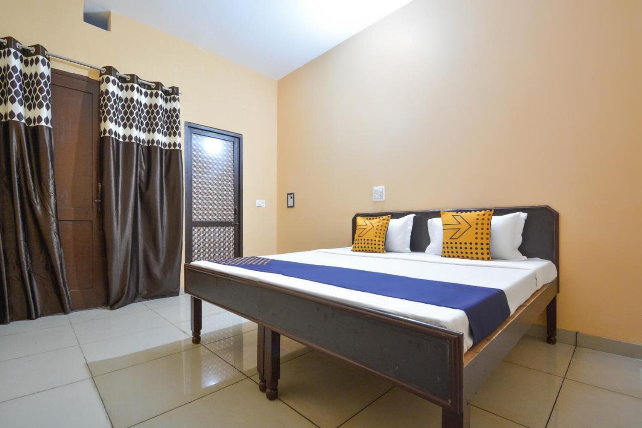 Spot On Hotel Diamond Sohāna Екстериор снимка