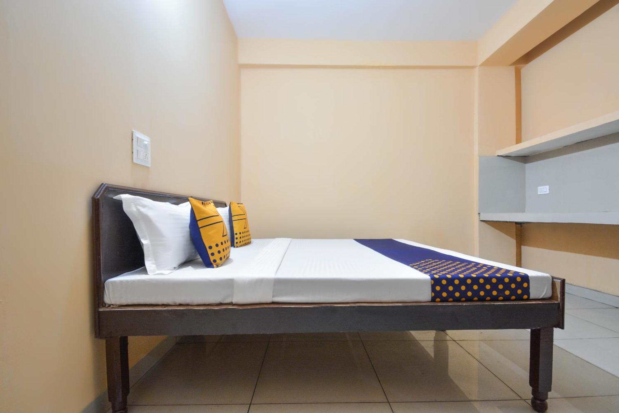 Spot On Hotel Diamond Sohāna Екстериор снимка