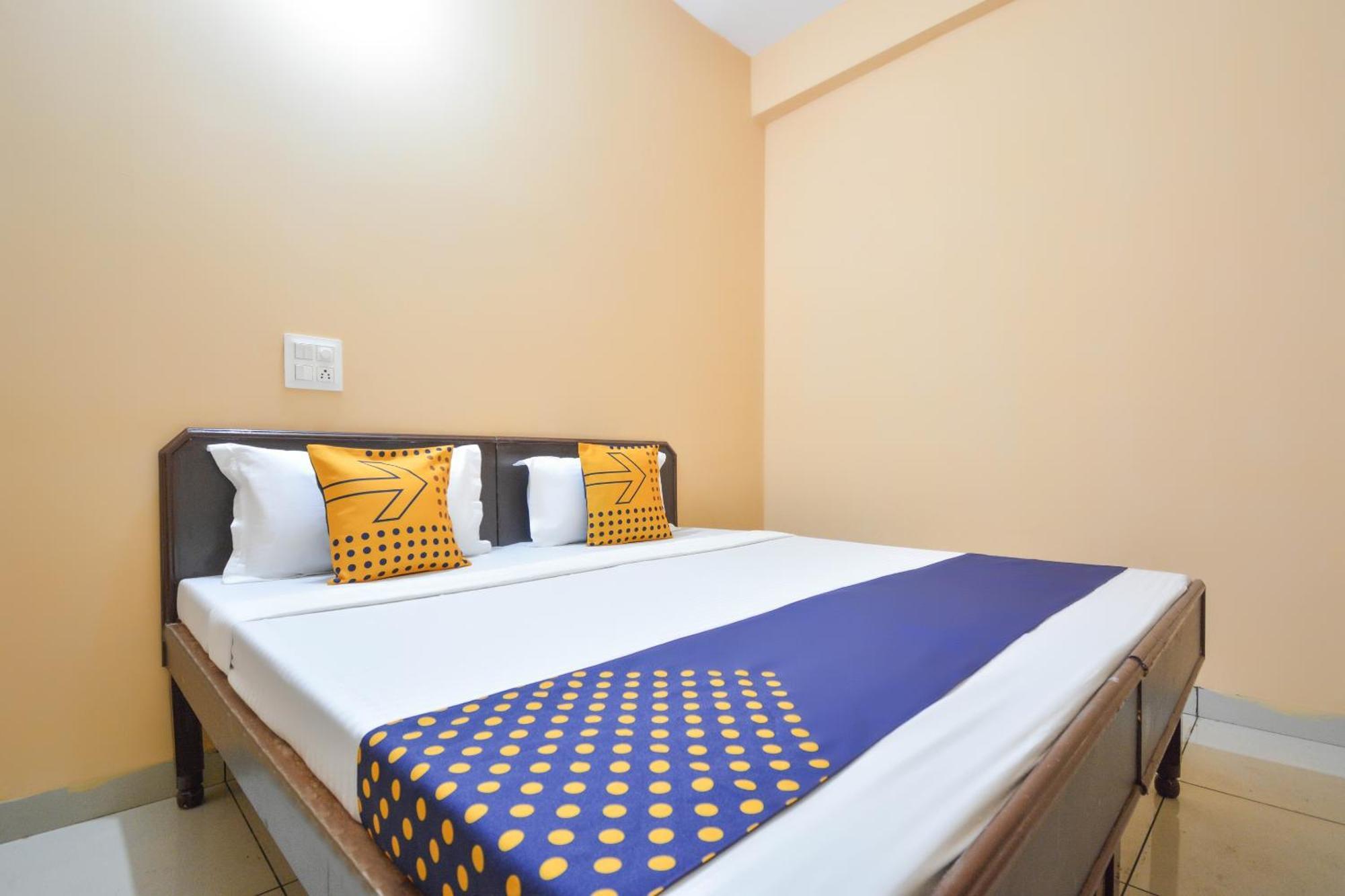 Spot On Hotel Diamond Sohāna Екстериор снимка