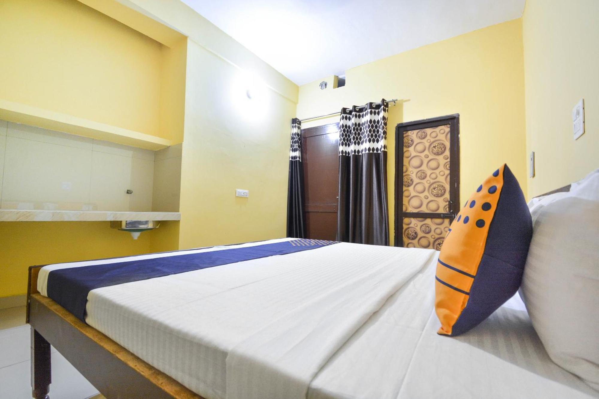 Spot On Hotel Diamond Sohāna Екстериор снимка