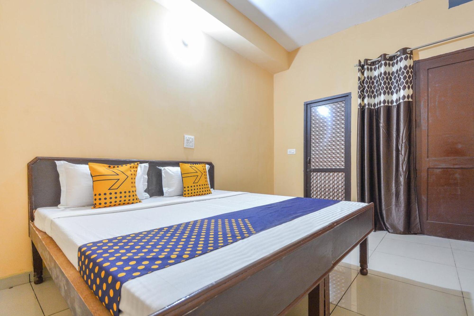 Spot On Hotel Diamond Sohāna Екстериор снимка