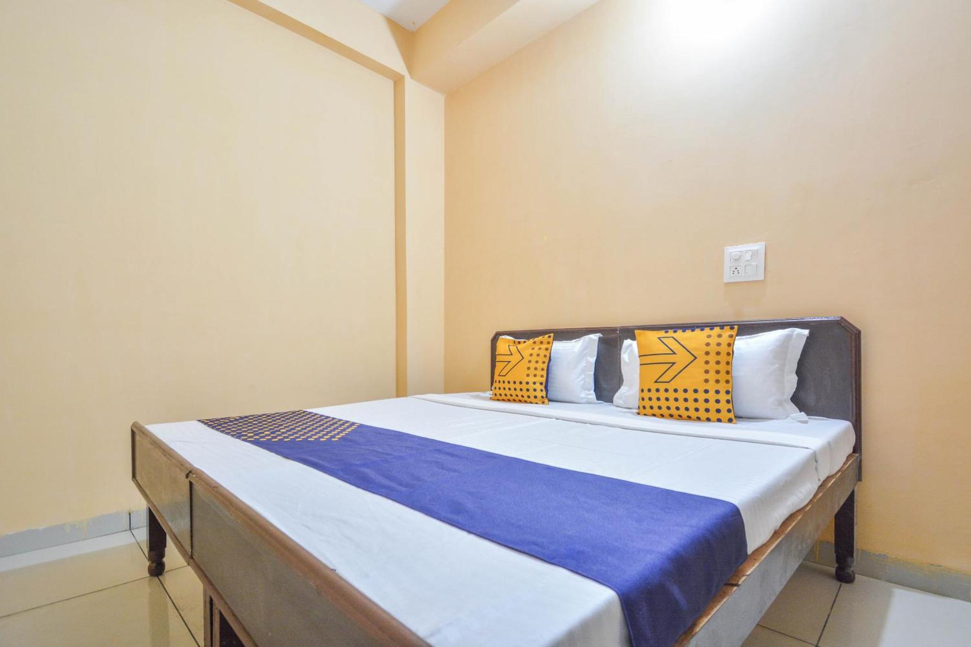 Spot On Hotel Diamond Sohāna Екстериор снимка