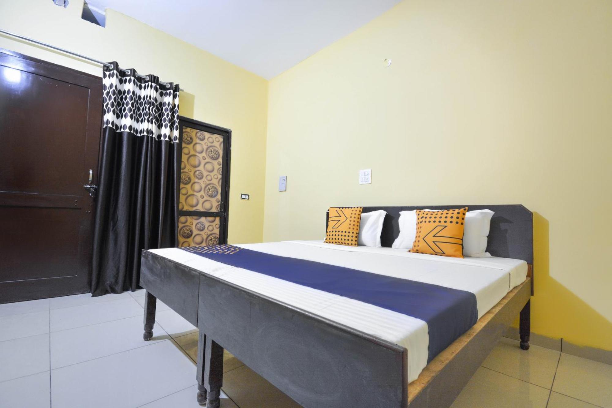 Spot On Hotel Diamond Sohāna Екстериор снимка