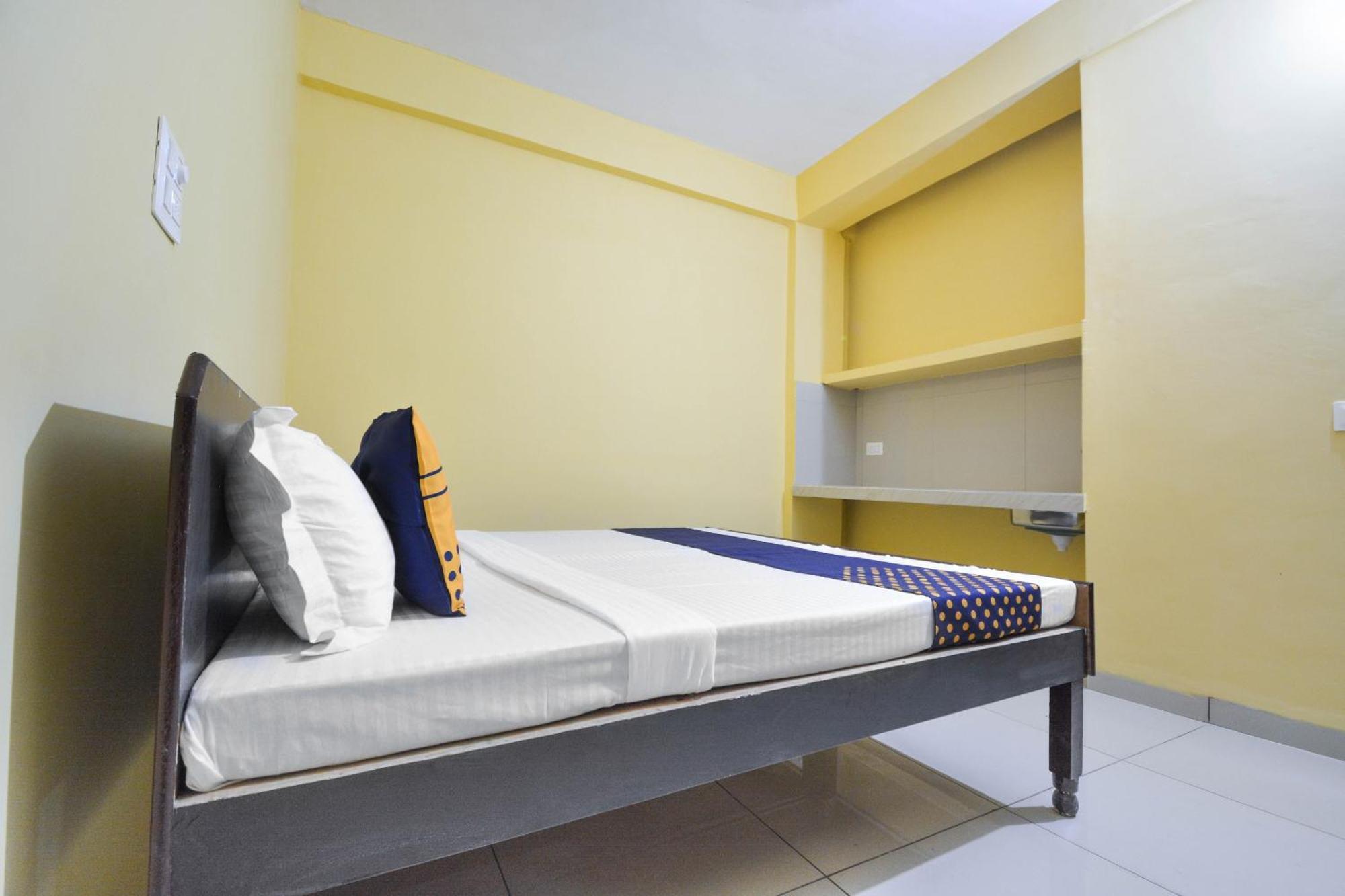 Spot On Hotel Diamond Sohāna Екстериор снимка