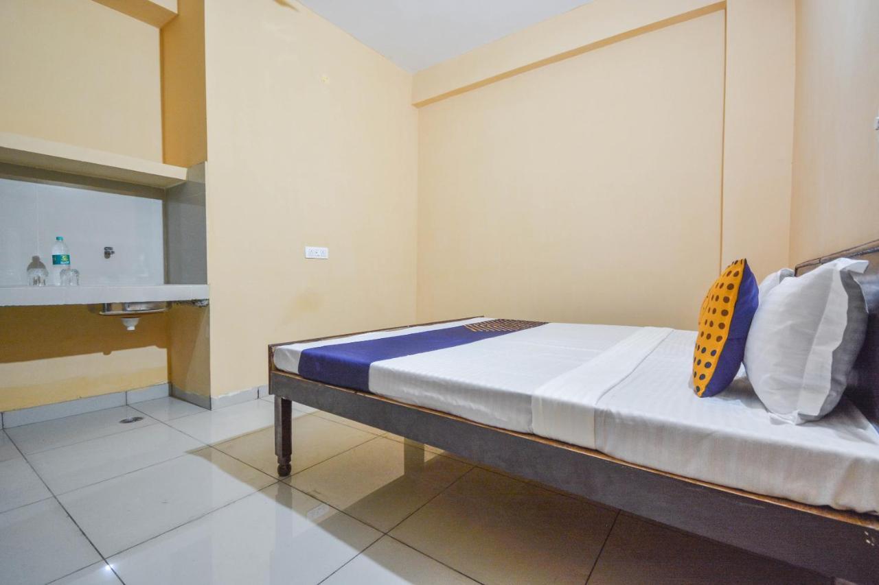 Spot On Hotel Diamond Sohāna Екстериор снимка